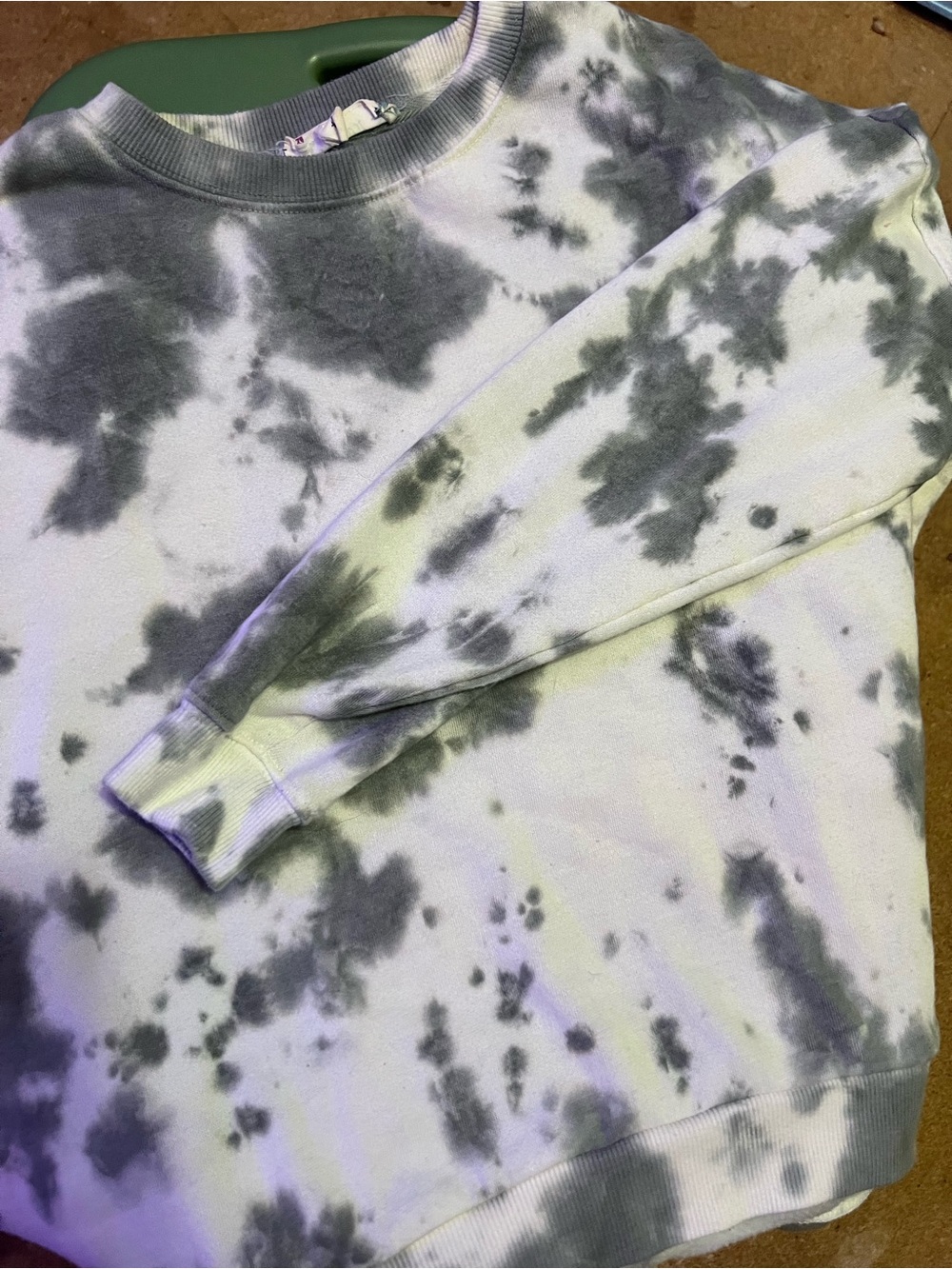 Women's Green and White Tie-Dye Crewneck Sweater